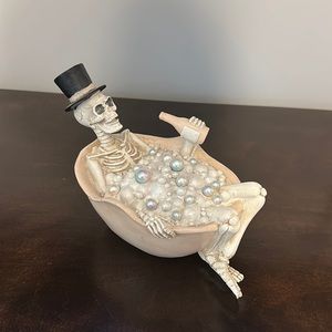 Skeleton in bubble bath